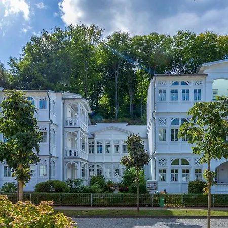14 Eden Villa